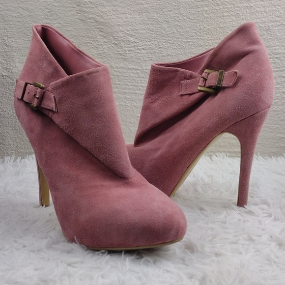 Colin Stuart Pink Suede Brass Buckled Upper Almond Toe Stiletto Heel Bootie - Picture 16 of 16